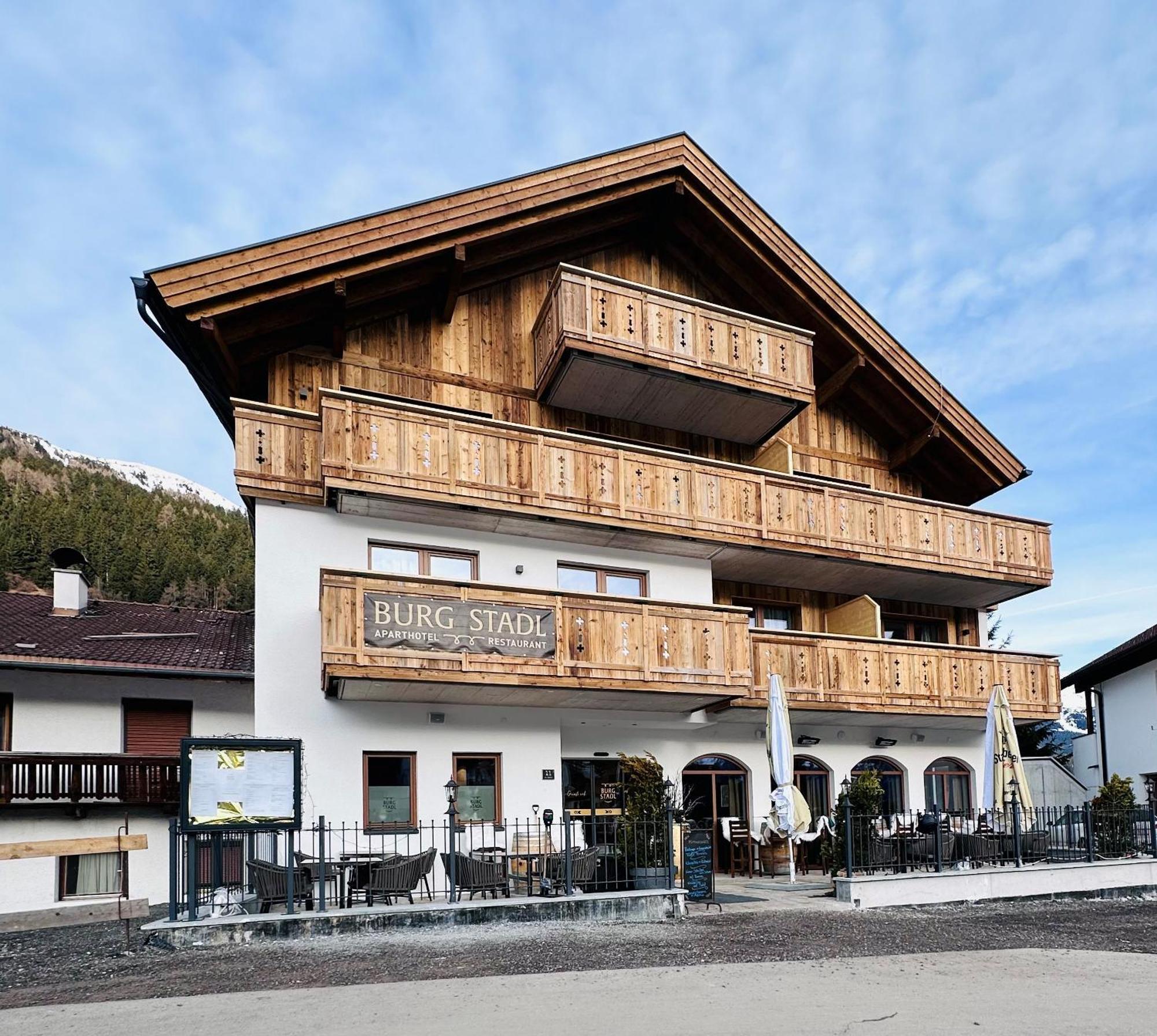 Burgstadl Aparthotel & Restaurant Ladis Dış mekan fotoğraf