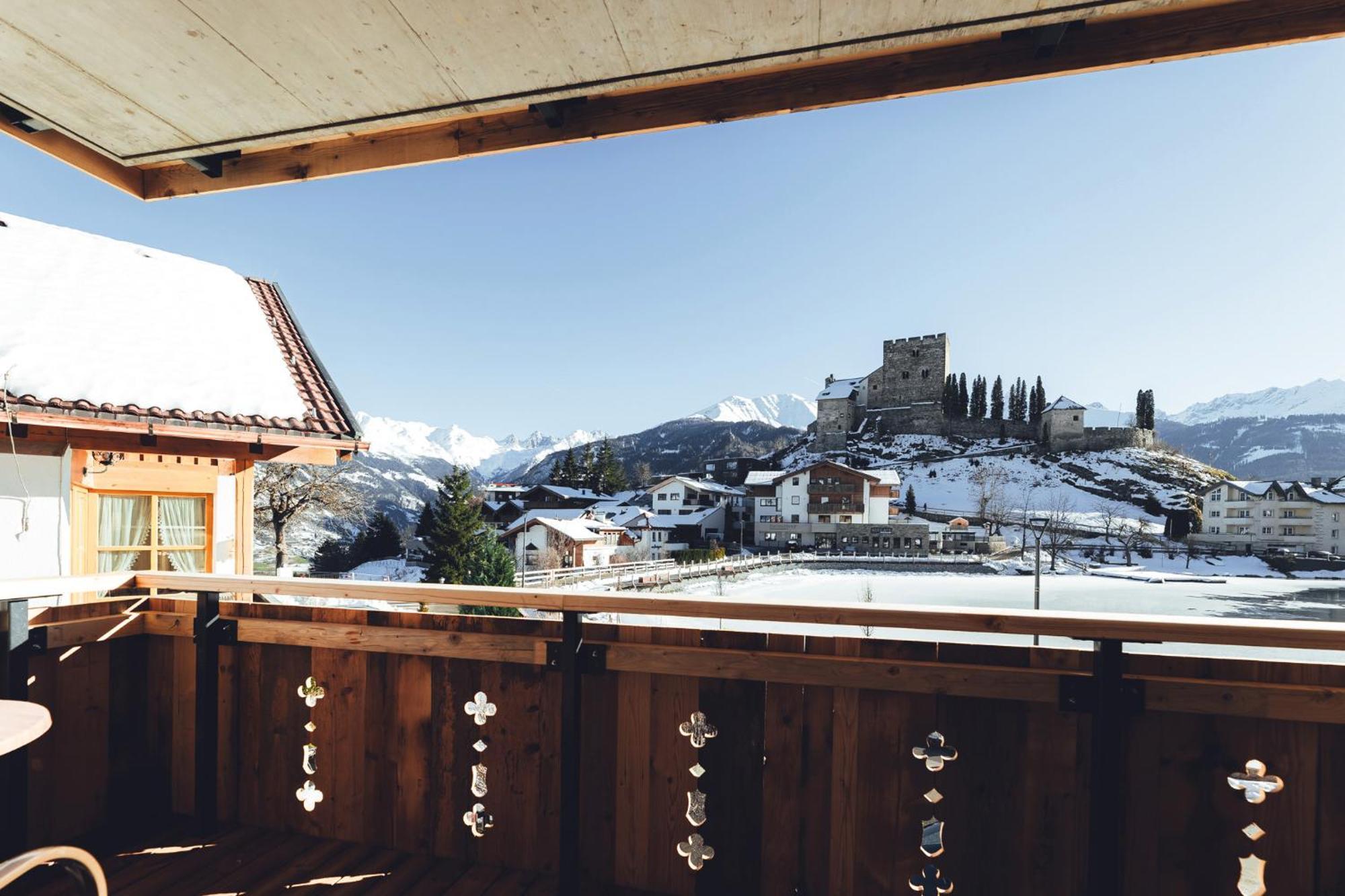 Burgstadl Aparthotel & Restaurant Ladis Dış mekan fotoğraf