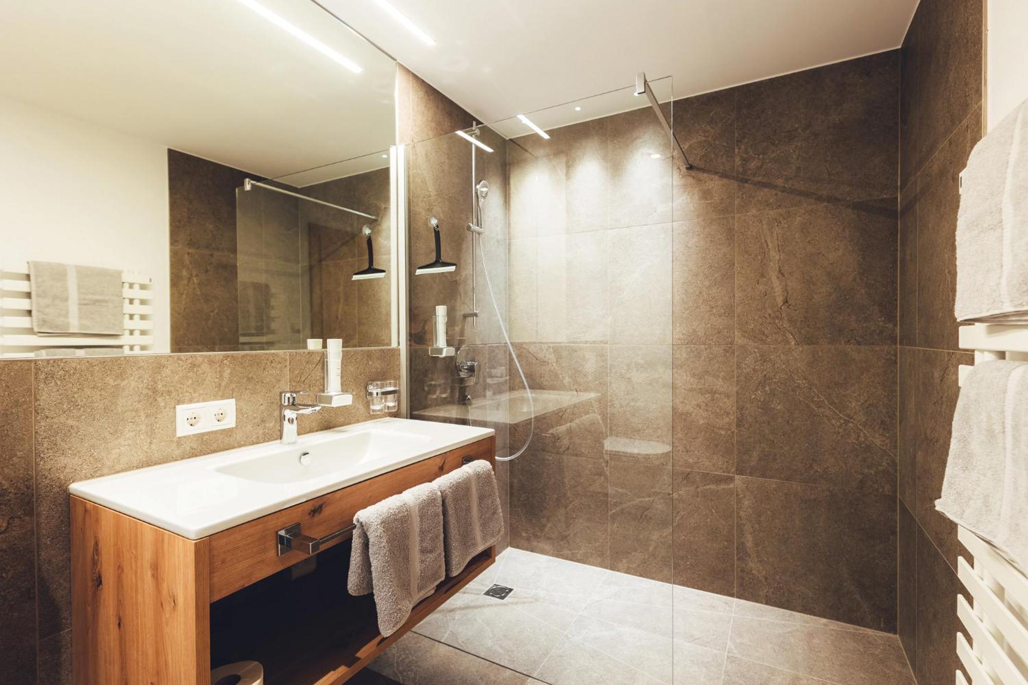 Burgstadl Aparthotel & Restaurant Ladis Dış mekan fotoğraf