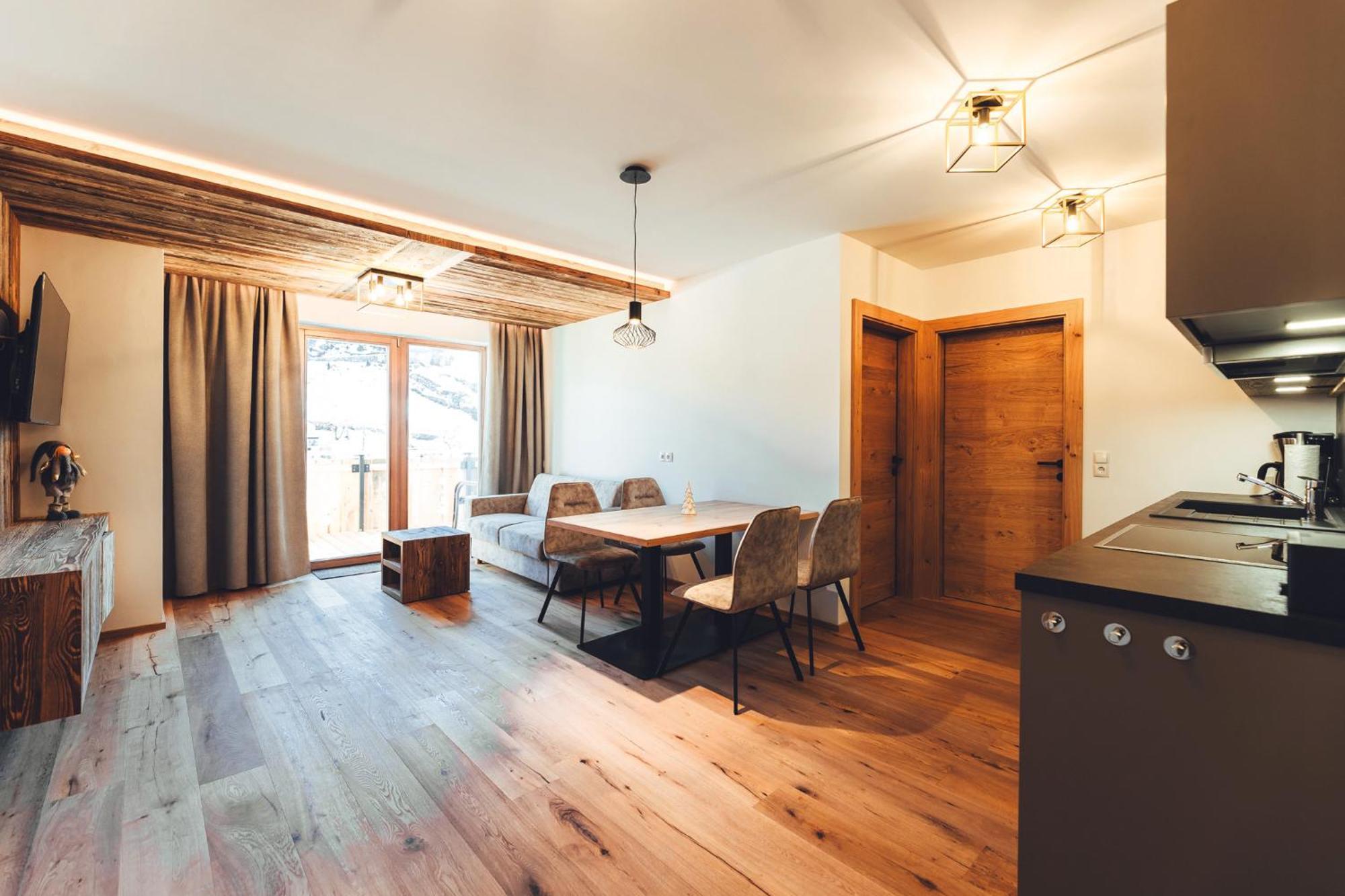 Burgstadl Aparthotel & Restaurant Ladis Dış mekan fotoğraf
