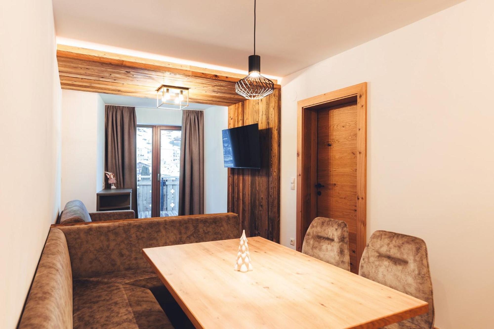 Burgstadl Aparthotel & Restaurant Ladis Dış mekan fotoğraf